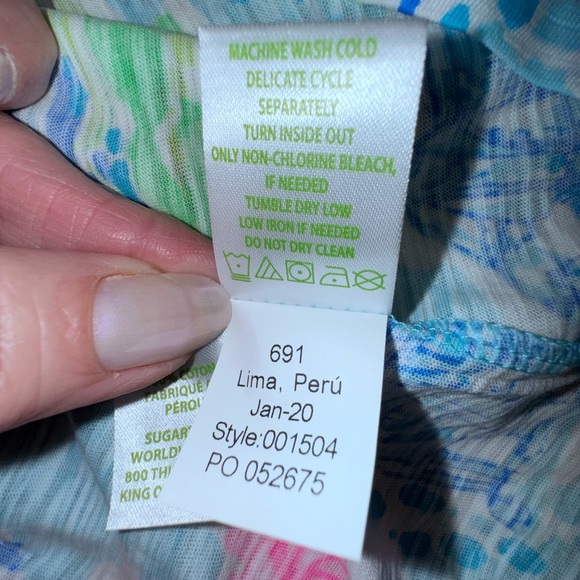 Lilly Pulitzer Lilly Loves DC Etta Short Sleeve V Neck tee shirt size Large NWT - Picture 10 of 11